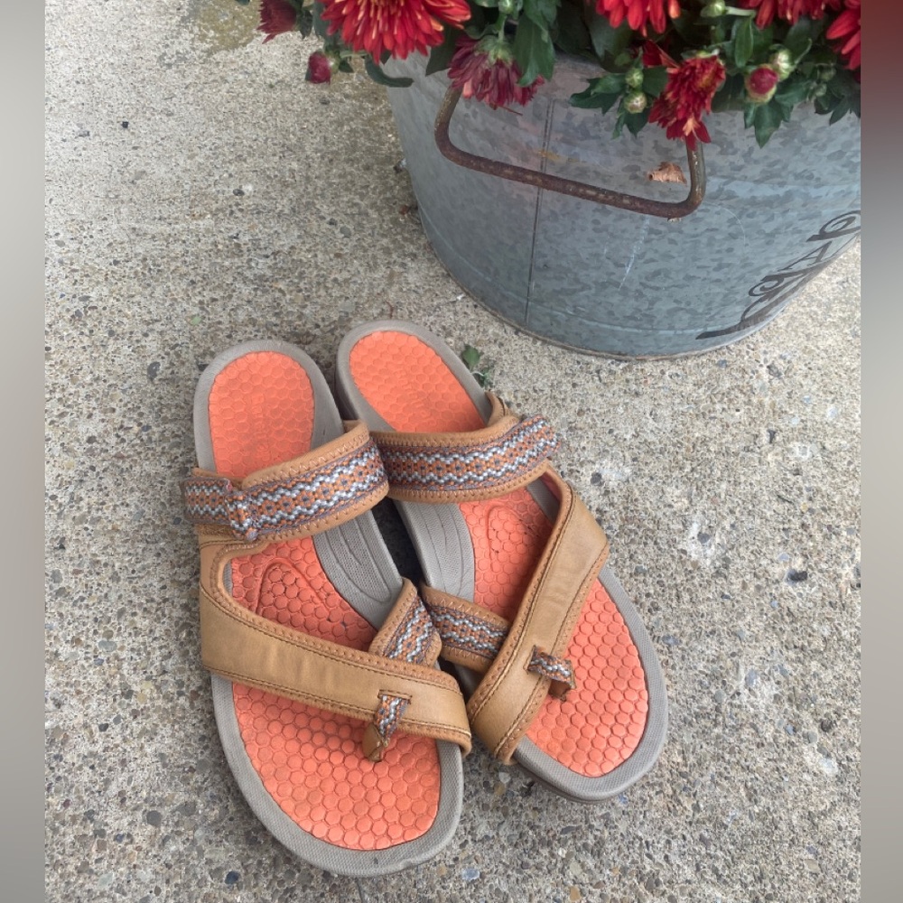Woman’s bare trap sandals used size 9.5.